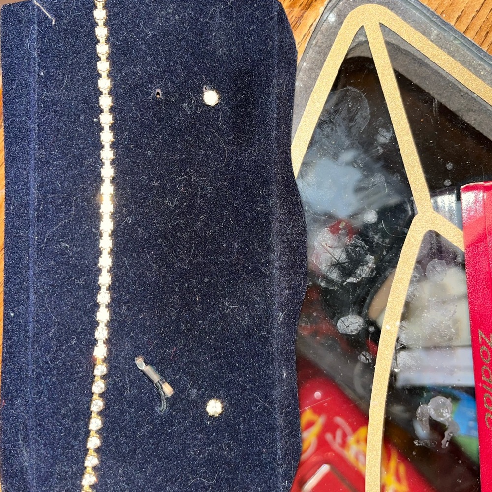 Earring and bracelet set